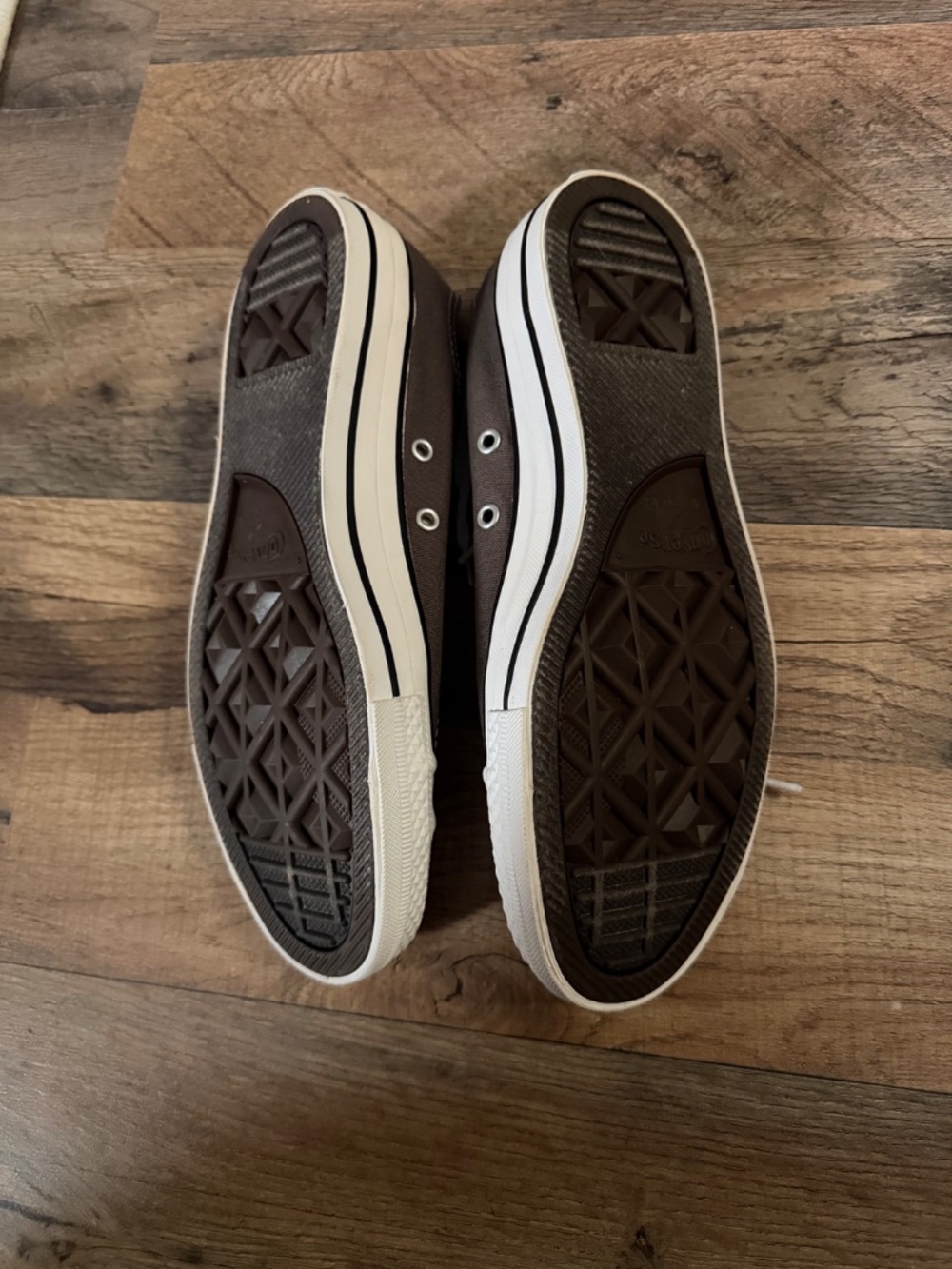Converse Low Top - Picture 2 of 3